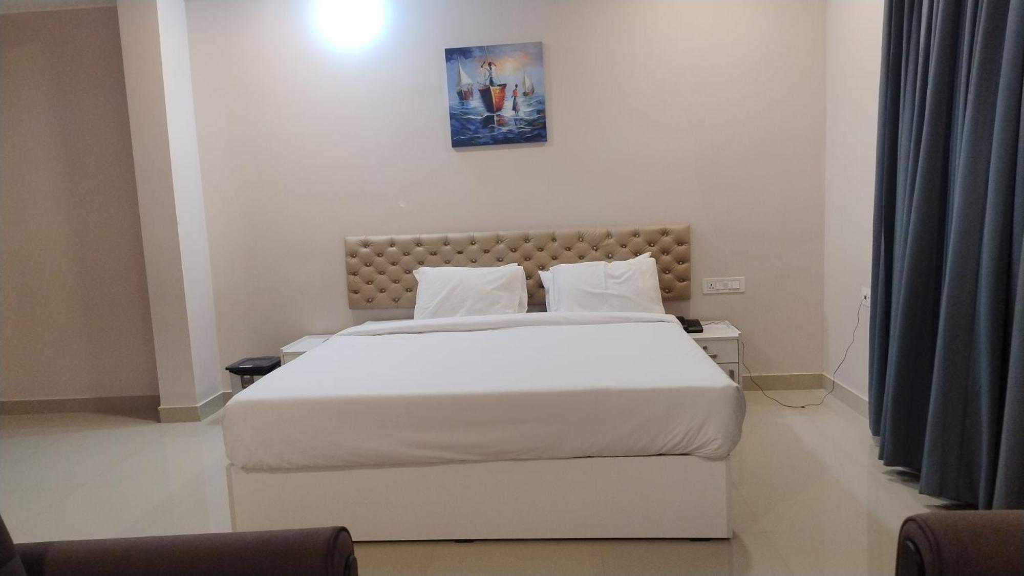 Gateway Airport Hotel Kannúr Kültér fotó